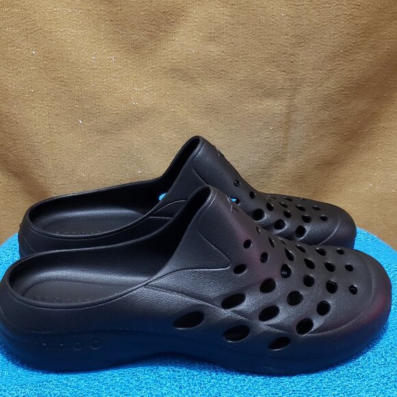 Black Slip On Travel Clogs - Picture 2 of 5